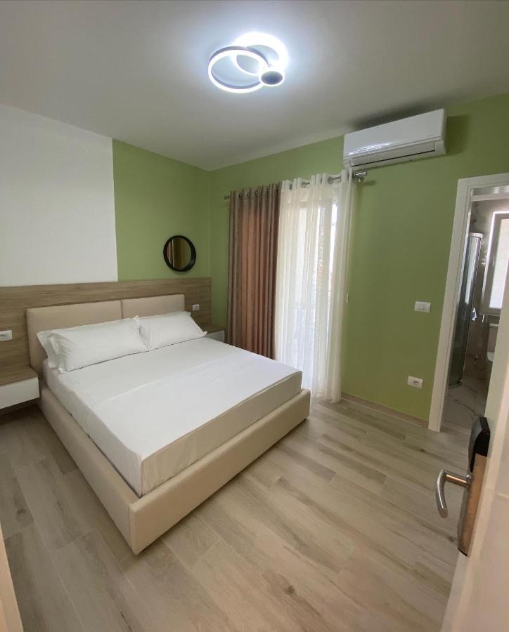 Helena Hotel Shëngjin Kültér fotó
