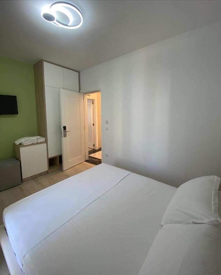 Helena Hotel Shëngjin Kültér fotó