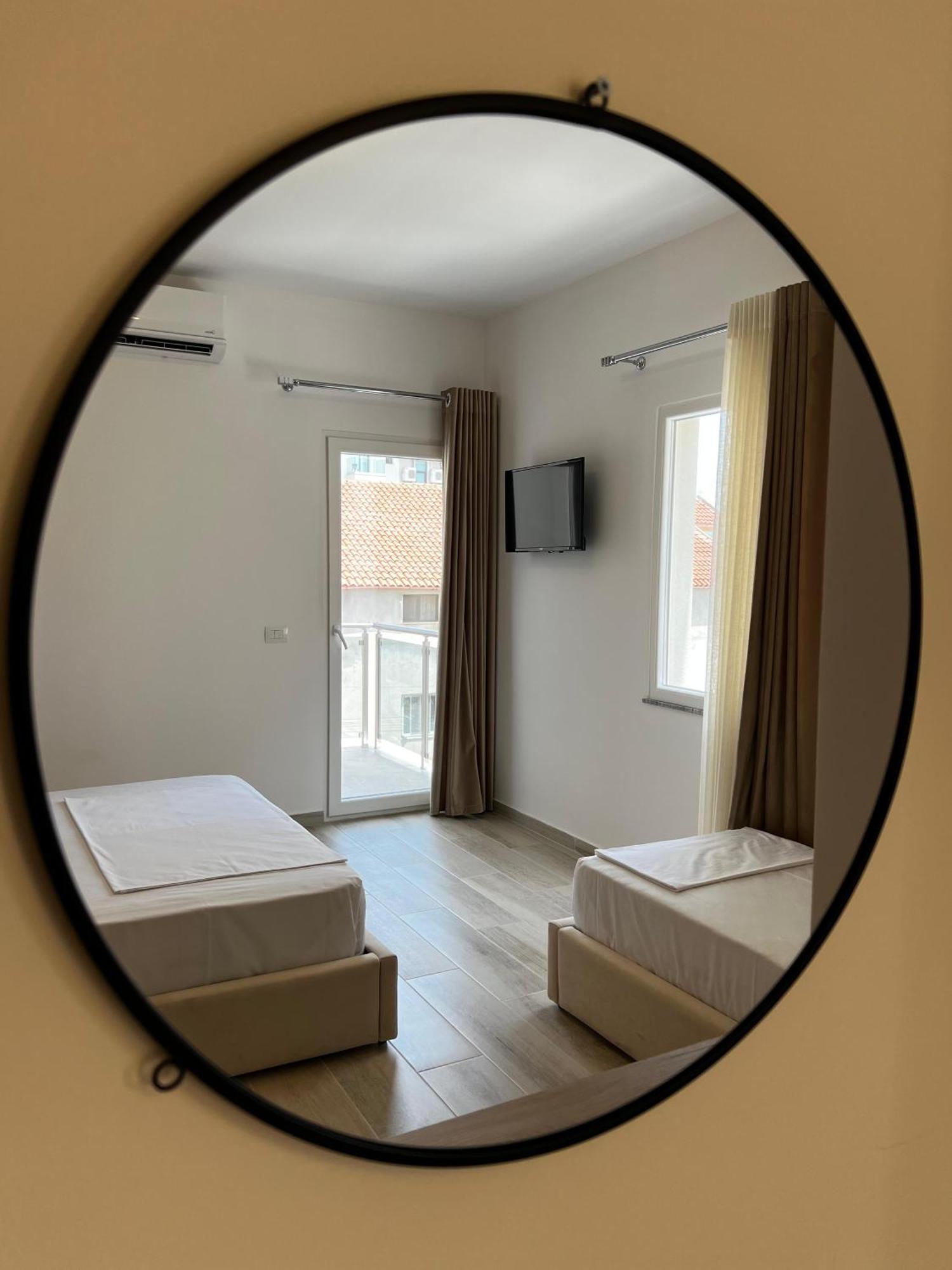 Helena Hotel Shëngjin Kültér fotó
